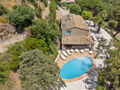 Domaine provençal élégant avec vue panoramique, piscine et tennis - 14 pers