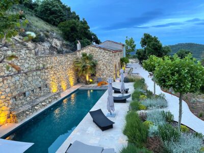 Authentique bastide en pierre avec vue magnifique et piscine - 8 personnes