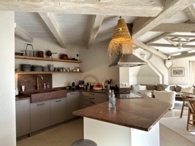 Authentique bastide en pierre avec vue magnifique et piscine - 8 personnes