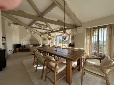 Authentique bastide en pierre avec vue magnifique et piscine - 8 personnes