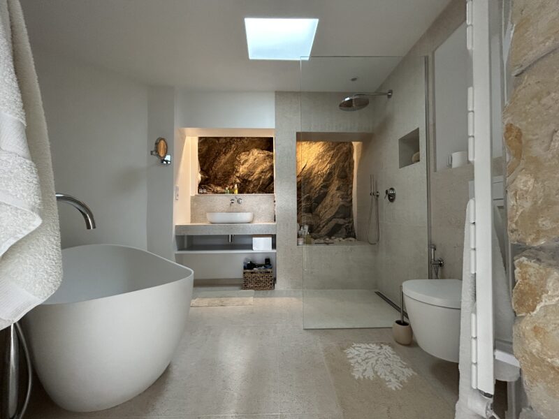 Authentique bastide en pierre avec vue magnifique et piscine - 8 personnes